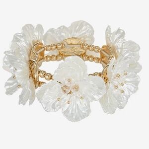 Bijoux Bar Gold White Flower Stretch Bracelet